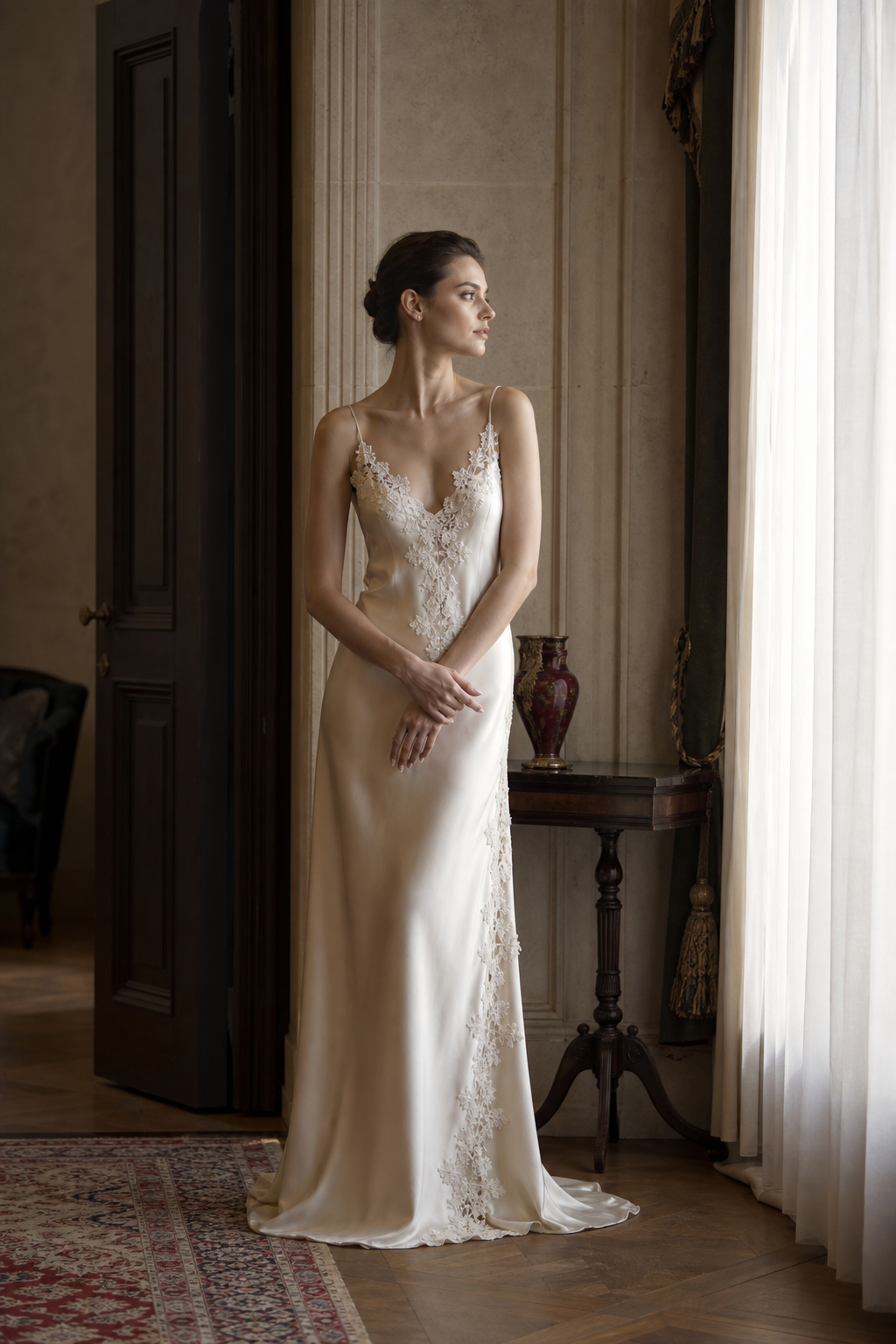HERA fildişi ipek ve dantel couture gecelik